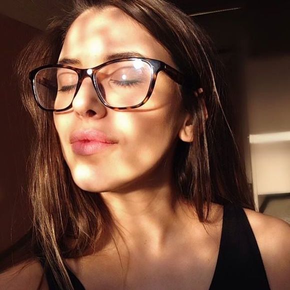 Meet your Posher, Becca - Picture 1 of 1